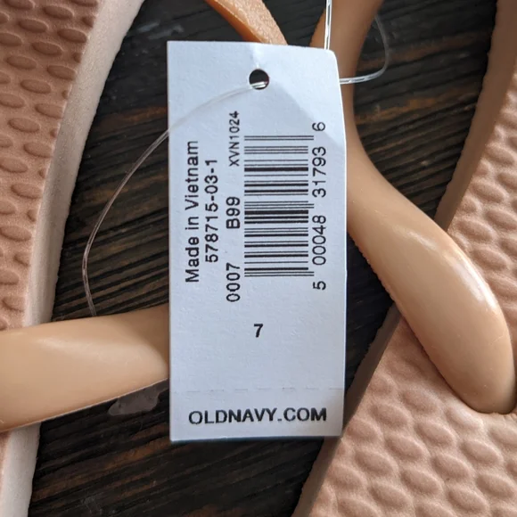 Old Navy Flip Flops - Picture 3 of 3